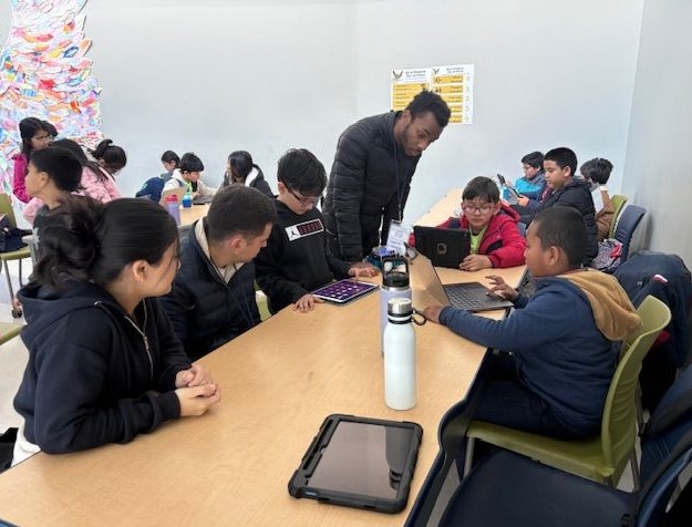 Kids learning robotics